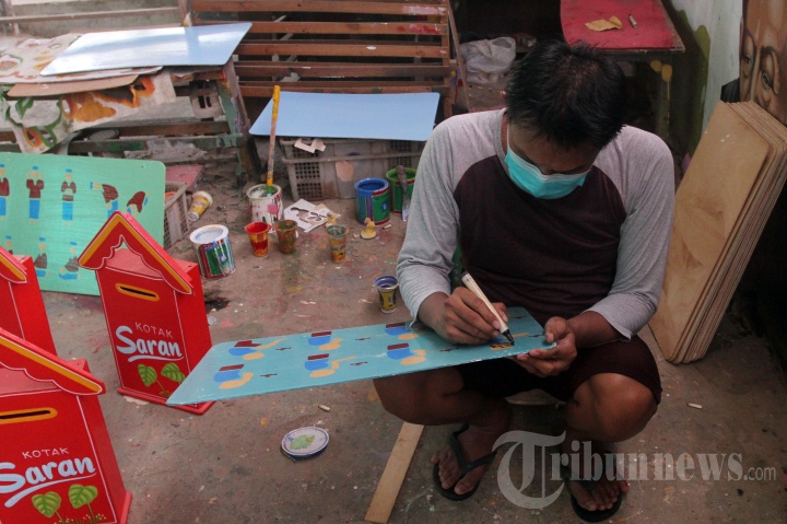 Melihat Pembuatan Mainan Edukasi untuk Anak
