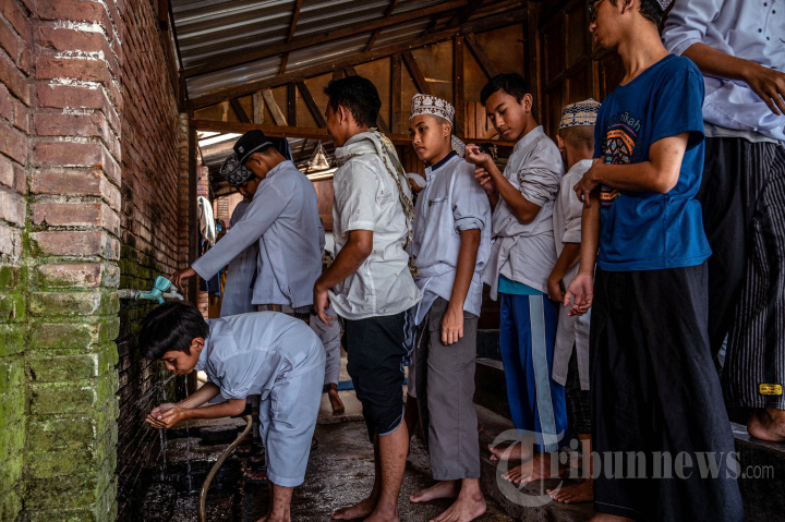 Melihat Semangat Santri Tunarungu Menghafal Al-Quran