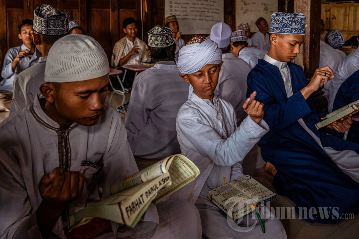 Melihat Semangat Santri Tunarungu Menghafal Al-Quran