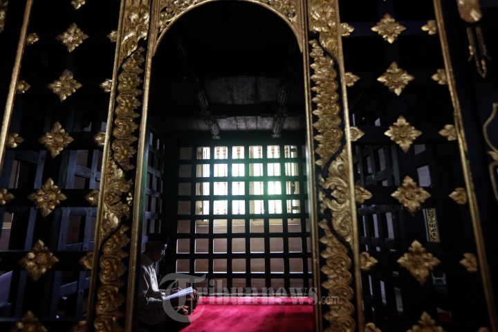 Membaca Al Quran Tunggu Buka Puasa