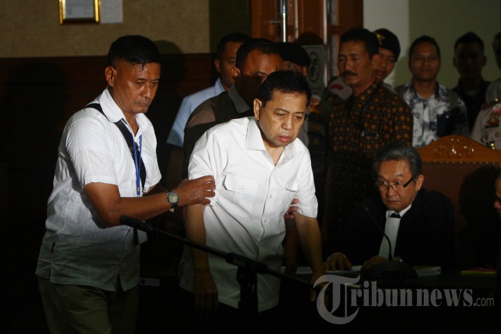 Setya Novanto Mendadak Bisu Saat Jalani Sidang Perdana