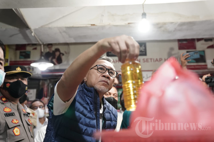 Mendag Tinjau Harga Bahan Pokok di Semarang