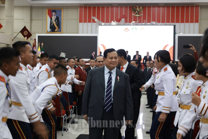 Menhan Prabowo Lantik Mayjen TNI Jonni Mahroza Sebagai Rektor Unhan RI