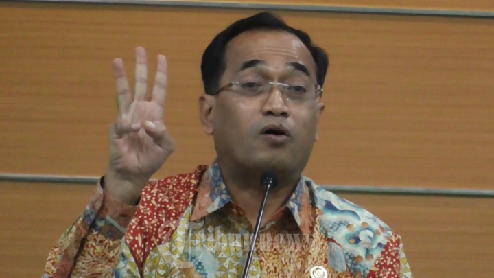 Menhub Budi Karya Sumadi Konpers Masalah STIP