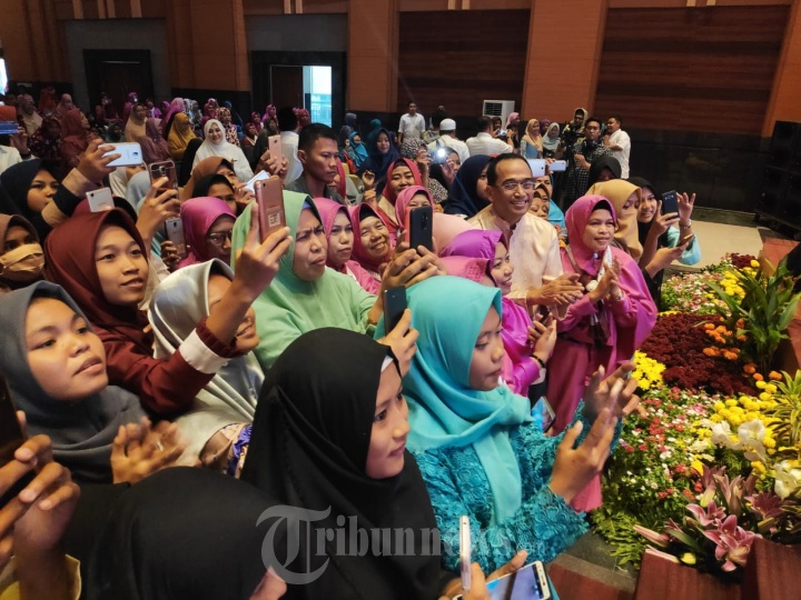 Menhub Hadiri Perayaan Maulid Nabi Moh SAW