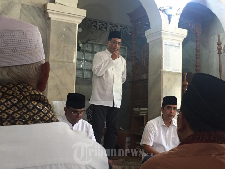 Menhub Silaturahmi ke Masjid Al Makmur Jagakarsa