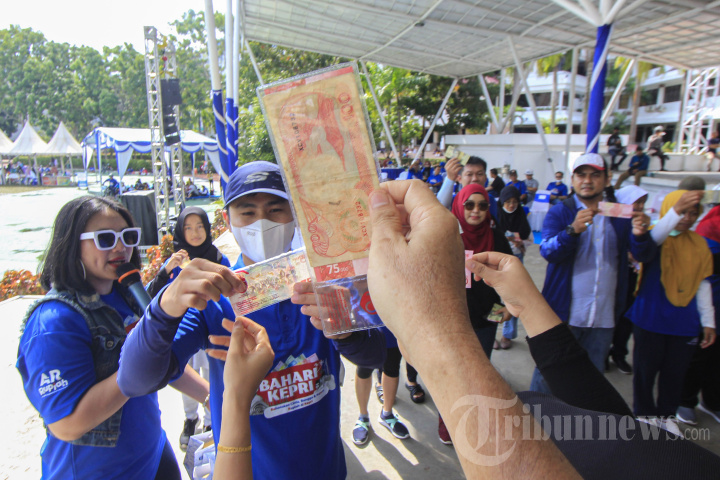 Menjaga dan Merawat Rupiah
