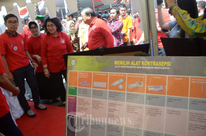 Menkes Bantu Kit Tes HIV