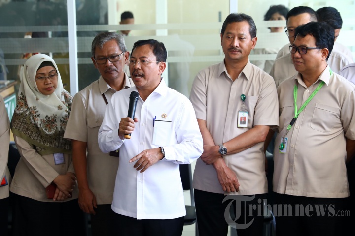 Menkes Terawan Beri Keterangan Terkait WNI Positif Corona
