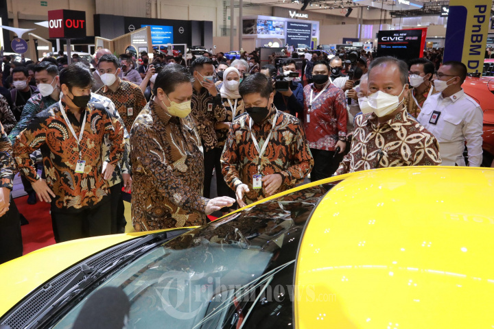 Menko Perekonomian dan Menperin Buka Pameran GIIAS 2021