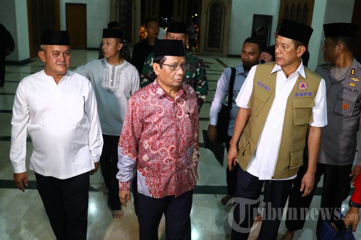Menkopolhukam Hadiri Doa Bersama di Masjid Agung Natuna