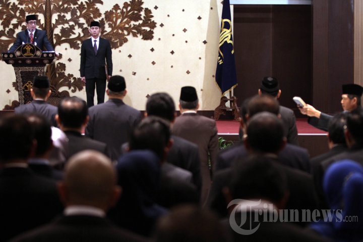 Menkumham Lantik Ronny Sompie Sebagai Dirjen Imigrasi