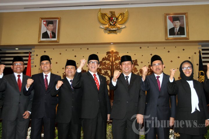 Menkumham Lantik Ronny Sompie Sebagai Dirjen Imigrasi