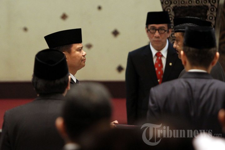 Menkumham Lantik Ronny Sompie Sebagai Dirjen Imigrasi