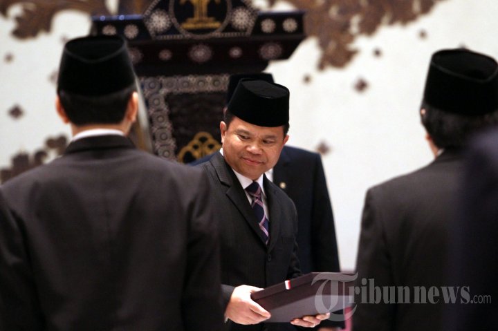 Menkumham Lantik Ronny Sompie Sebagai Dirjen Imigrasi