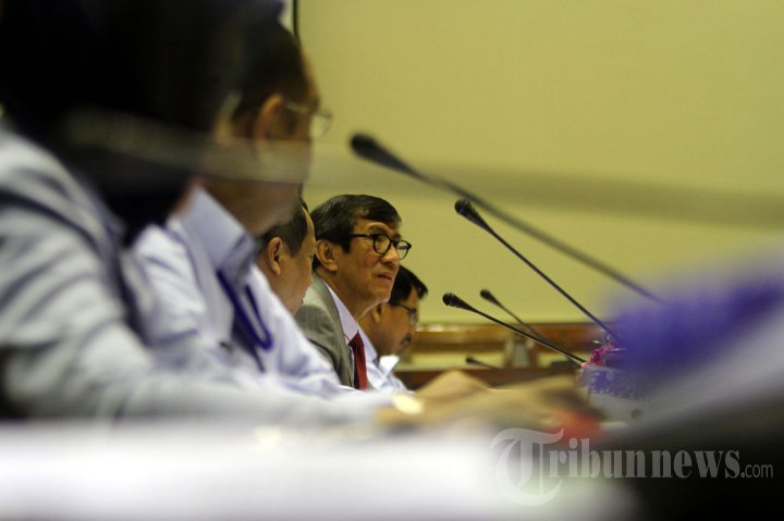Menkumham Rapat Kerja dengan Komisi III DPR