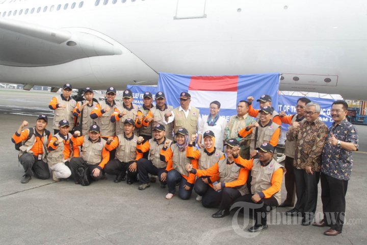 Menlu Retno Marsudi Lepas Tim Bantuan untuk Vanuatu