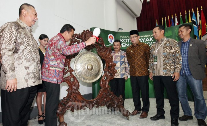 Menpora Buka Pencanangan Kota Layak Pemuda 2016 Bandung