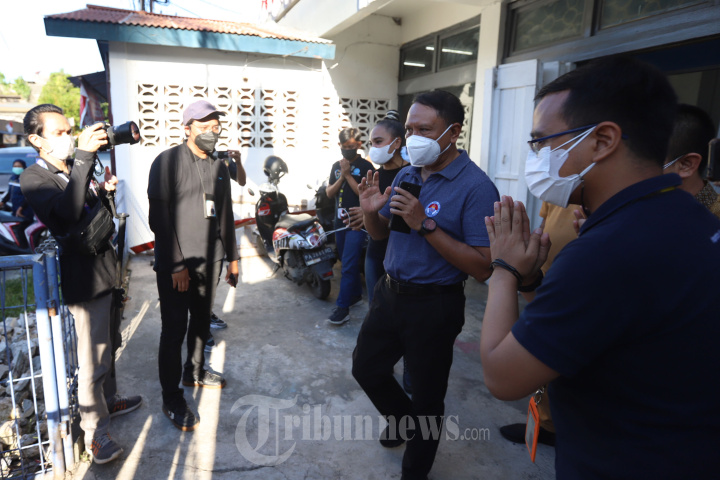 Menpora Kunjungi Kantor Tribun Papua