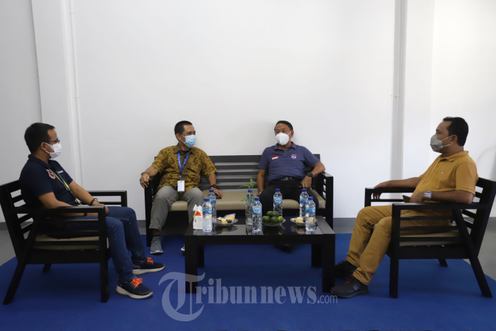 Menpora Kunjungi Kantor Tribun Papua
