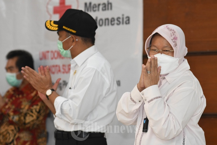 Mensos Dampingi Menko PMK Kunjungan Kerja di Surabaya