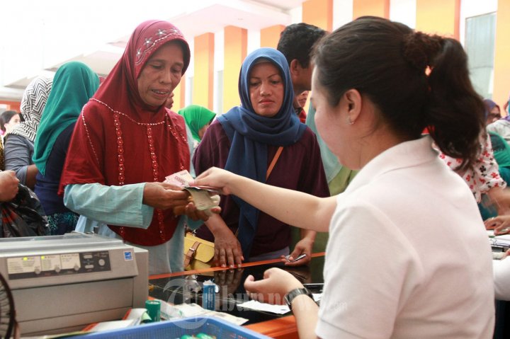 Mensos Serahkan Bantuan Sosial PKH Kepada KSM