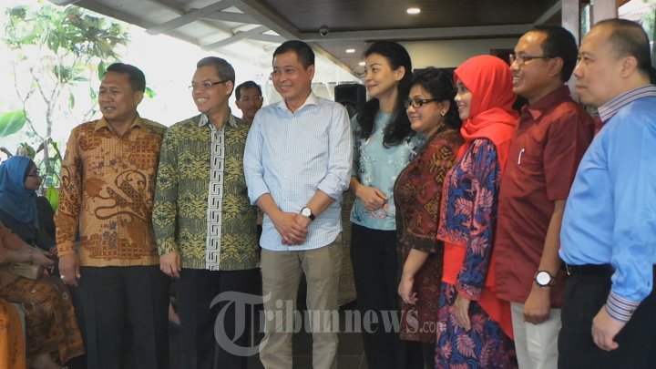 Menteri Ignasius Jonan Adakan Open House di Kediaman