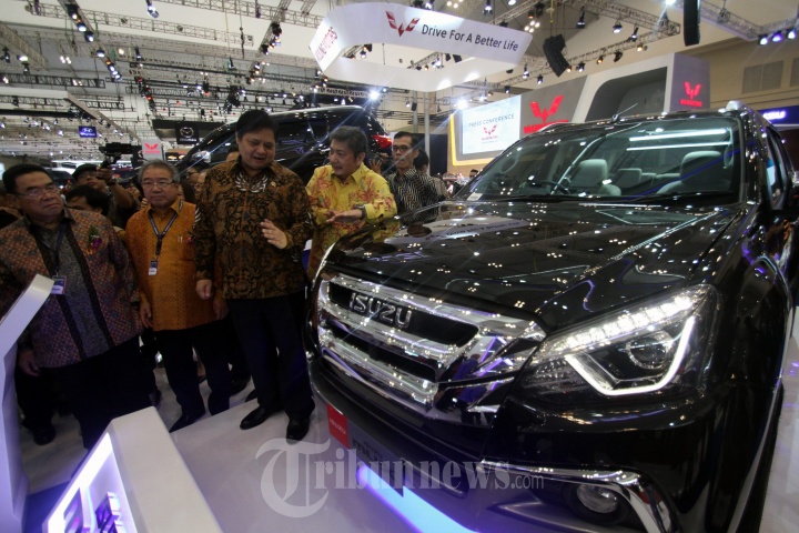 Menteri Perindustrian Membuka Pameran GIIAS 2017