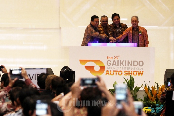 Menteri Perindustrian Membuka Pameran GIIAS 2017