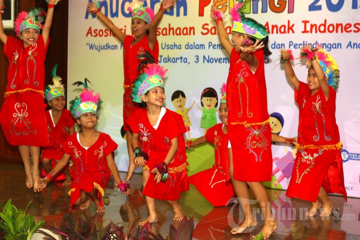 Menteri PPPA Berikan Anugerah Pelangi