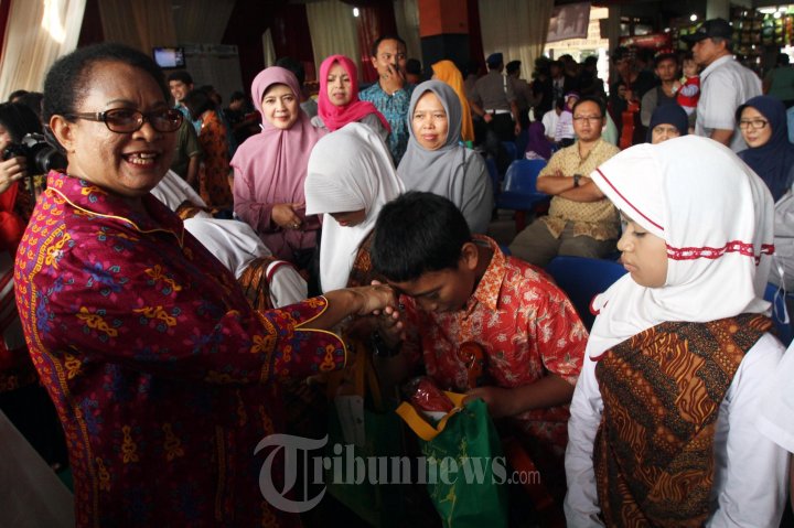 Menteri Yohana Yembise Kampanyekan Mudik Ramah Anak