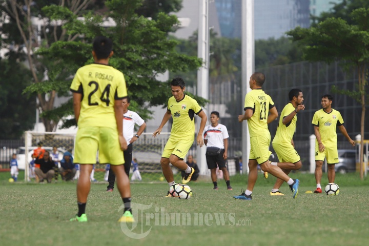 Mitra Kukar Berlatih Jelang Menghadapi Persija Jakarta