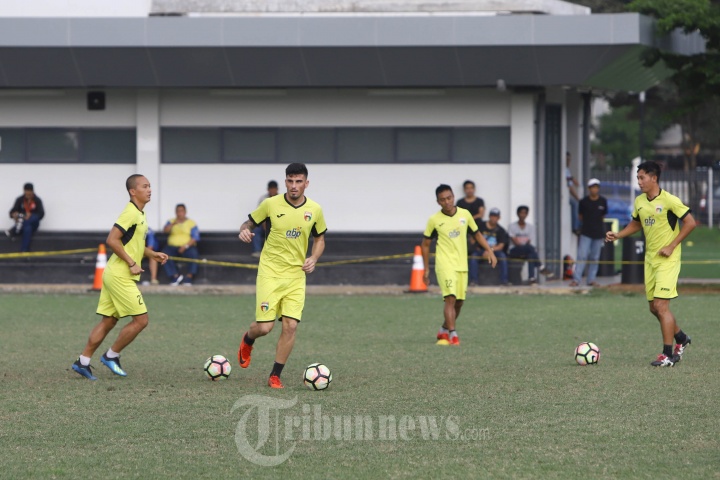 Mitra Kukar Berlatih Jelang Menghadapi Persija Jakarta