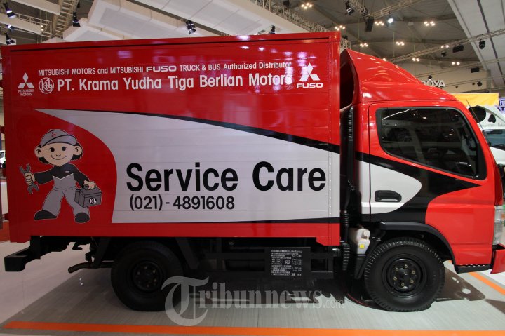 Mitsubishi Fuso Berikan Layanan Big Bang Di GIIAS 2015