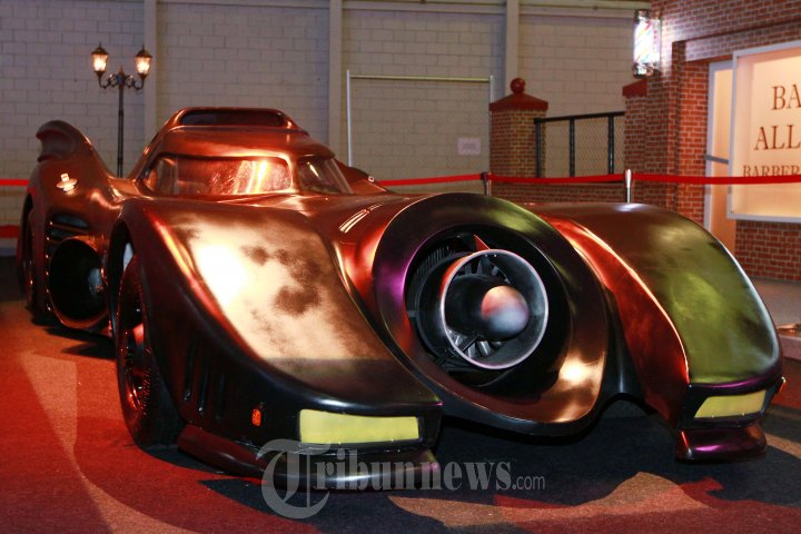 Mobil Batman Ramaikan Ajang IIMS 2015