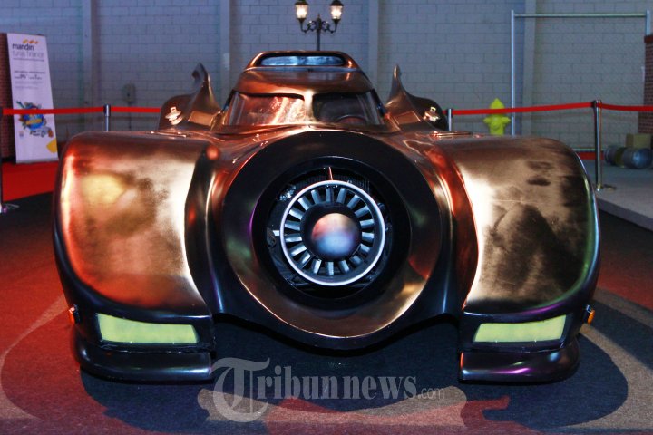 Mobil Batman Ramaikan Ajang IIMS 2015