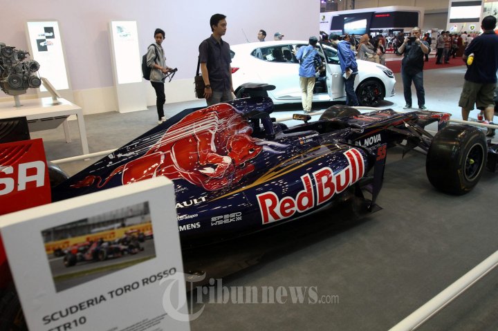 Mobil Formula 1 di Ajang GIIAS 2015