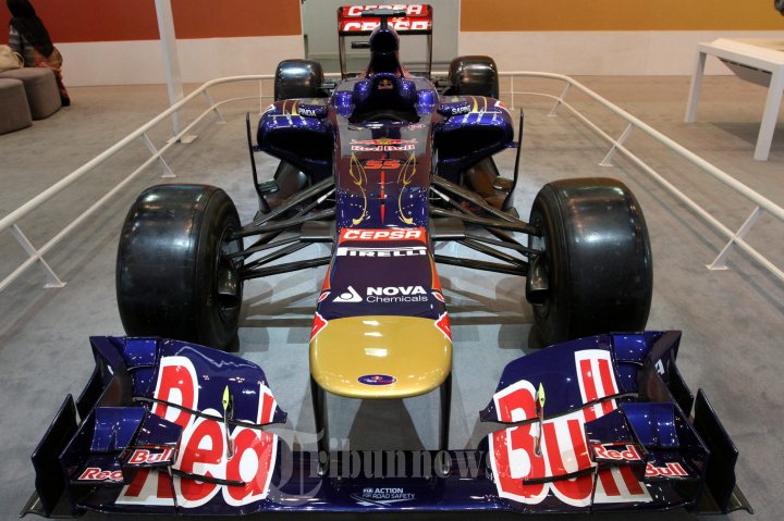 Mobil Formula 1 di Ajang GIIAS 2015
