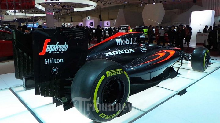 Mobil Formula 1 di Pameran GIIAS 2015
