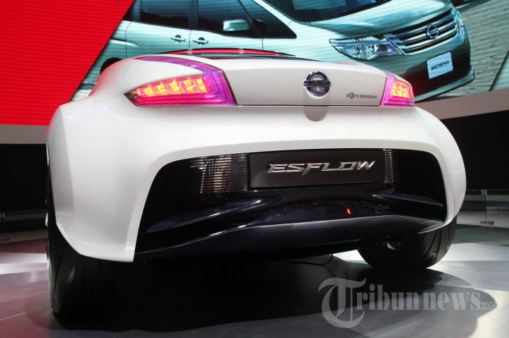 Mobil Konsep Nissan Esflow di GIIAS 2015