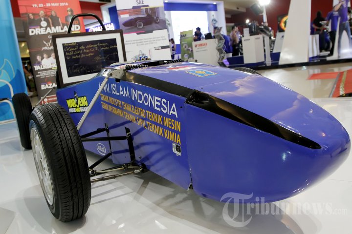 Mobil Listrik di IIMS 2016