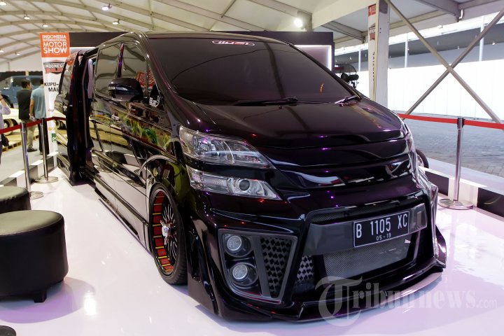 Mobil Modifikasi Karya Kupu Kupu Malam Auto Custom