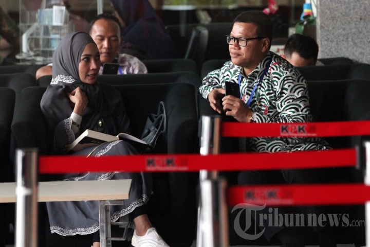 Model Steffy Burase Kembali Diperiksa KPK