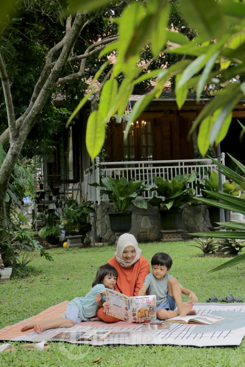 Mom and Kids Mengajarkan Anak Membaca
