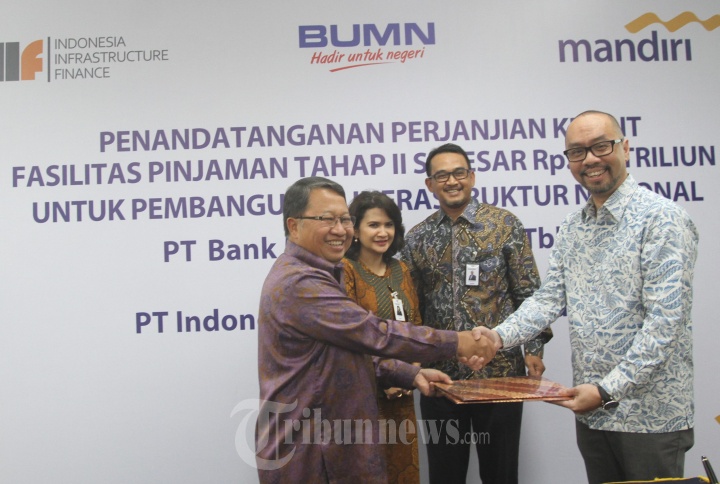 Bank Mandiri menjalin kerja sama dengan Indonesia Infrastructure Finance (IIF) guna membantu IIF mempercepat pengadaan infrastruktur di tanah air. 