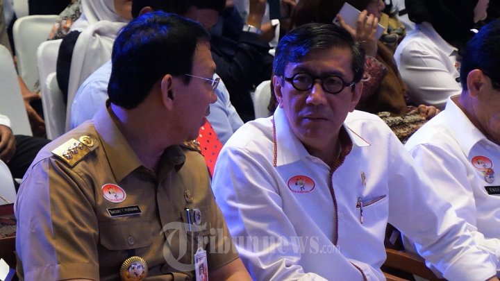 MoU Guber Ahok-Menkumham Yasonna Laoly