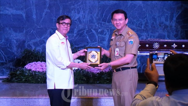 MoU Guber Ahok-Menkumham Yasonna Laoly