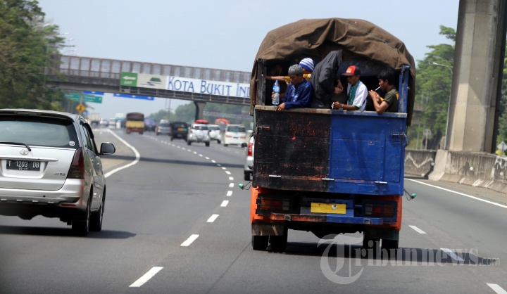 Mudik Dengan Truk dan Pikap