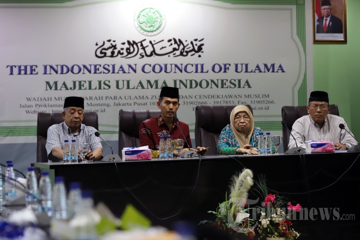 MUI Fatwakan Salat di Rumah Akibat Penyebaran Virus Covid19