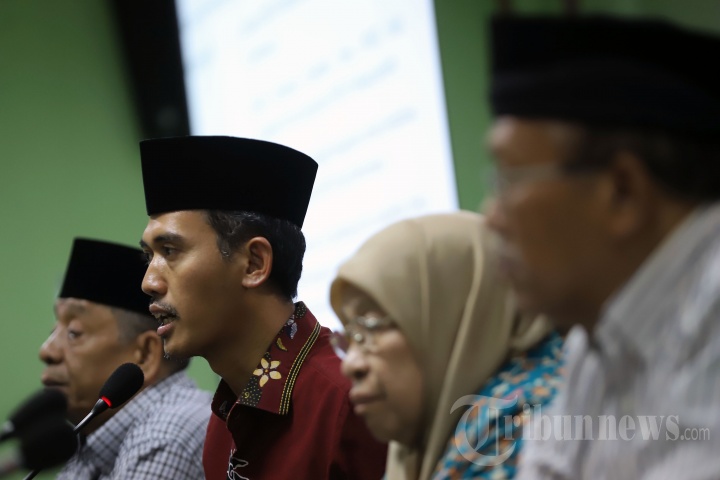 MUI Fatwakan Salat di Rumah Akibat Penyebaran Virus Covid19